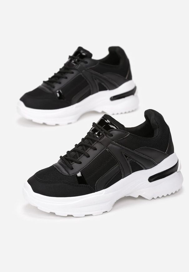 Renee - Czarne Sneakersy Hainei. Wysokość cholewki: przed kostkę. Kolor: czarny. Materiał: jeans, materiał. Szerokość cholewki: normalna