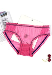 Intica - Majtki z niskim stanem z delikatnego materiału na ciepłe dni Violet. Stan: obniżony. Kolor: różowy. Materiał: materiał. Długość: długie