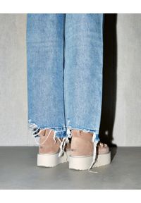 Inuikii - INUIKII CLASSIC LOW PLATFORM Śniegowce damskie. Okazja: na spacer, na co dzień, do pracy. Kolor: beżowy. Obcas: na platformie. Styl: casual #5