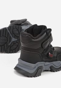 Born2be - Czarno-Czerwone Traperki z Tłoczonym Wzorem Voskie. Okazja: na co dzień. Kolor: czarny. Materiał: jeans, materiał. Styl: casual, elegancki