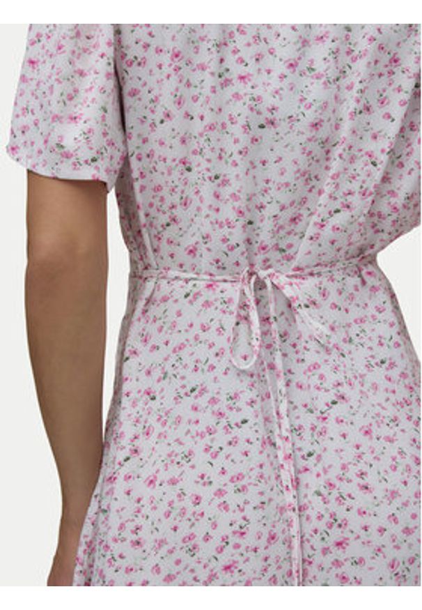 Vero Moda Sukienka letnia Alba 10292845 Różowy jasny Regular Fit. Kolor: różowy. Materiał: wiskoza. Sezon: lato