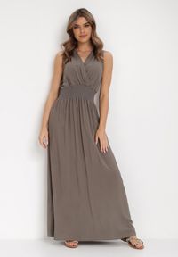 Born2be - Ciemnozielona Sukienka Clymiolea. Kolor: zielony. Materiał: tkanina, wiskoza. Długość rękawa: na ramiączkach. Wzór: jednolity. Typ sukienki: kopertowe. Styl: elegancki. Długość: maxi #6