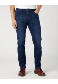Wrangler - WRANGLER GREENSBORO MĘSKIE SPODNIE JEANSOWE ARM STRONG W15QMN397