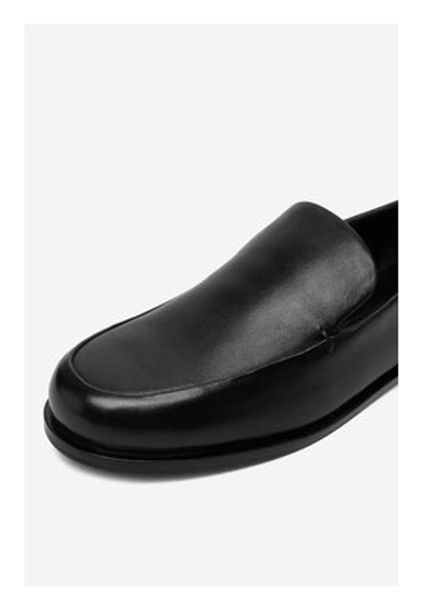 Gino Rossi - GINO ROSSI Lordsy CEO-124883 Czarny. Kolor: czarny. Materiał: skóra