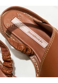 ZIMMERMANN - Brązowe sandały ze skóry. Zapięcie: pasek. Kolor: brązowy. Materiał: skóra #7