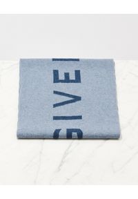 Givenchy - GIVENCHY - Niebieski szalik z logo. Kolor: niebieski. Materiał: wełna, kaszmir
