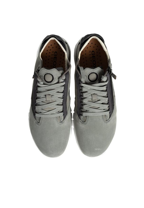 Geox Sneakersy "Aerantis" | U047FB 02211 | Mężczyzna | Szary. Okazja: na spacer, na co dzień. Nosek buta: okrągły. Kolor: szary. Materiał: tkanina, skóra. Sport: turystyka piesza