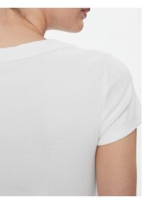 Tommy Jeans T-Shirt Tjw Slim Badge Rib Tee Ss DW0DW17396 Biały Slim Fit. Kolor: biały. Materiał: bawełna #4