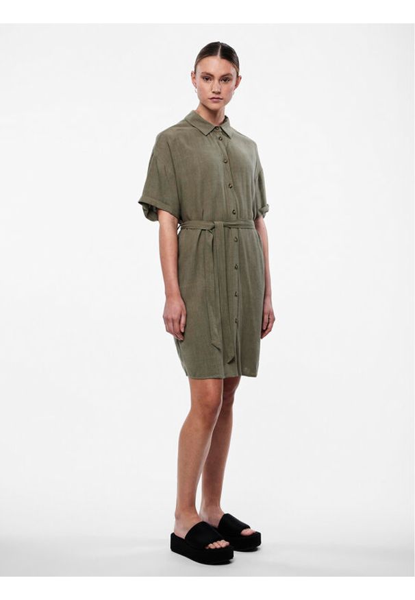 Pieces Sukienka koszulowa 17132920 Zielony Regular Fit. Kolor: zielony. Materiał: wiskoza. Typ sukienki: koszulowe
