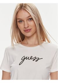 Guess T-Shirt Carrie O4RM09 KBBU1 Biały Regular Fit. Kolor: biały. Materiał: bawełna