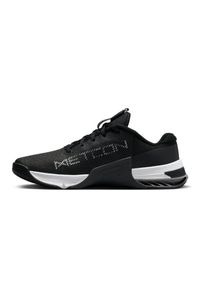 Buty Nike Metcon 8 W DO9327-001 czarne. Zapięcie: rzepy. Kolor: czarny. Materiał: guma. Szerokość cholewki: normalna. Sport: wspinaczka, fitness, bieganie