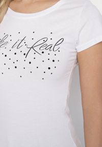 Born2be - Biały Bawełniane T-shirt z Cyrkoniami i Napisem Readia. Okazja: na co dzień. Kolor: biały. Materiał: bawełna. Wzór: napisy. Styl: klasyczny, casual