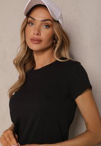 Renee - Czarny Basicowy T-shirt z Bawełny Mevolena. Okazja: na co dzień. Kolor: czarny. Materiał: bawełna. Styl: klasyczny, casual