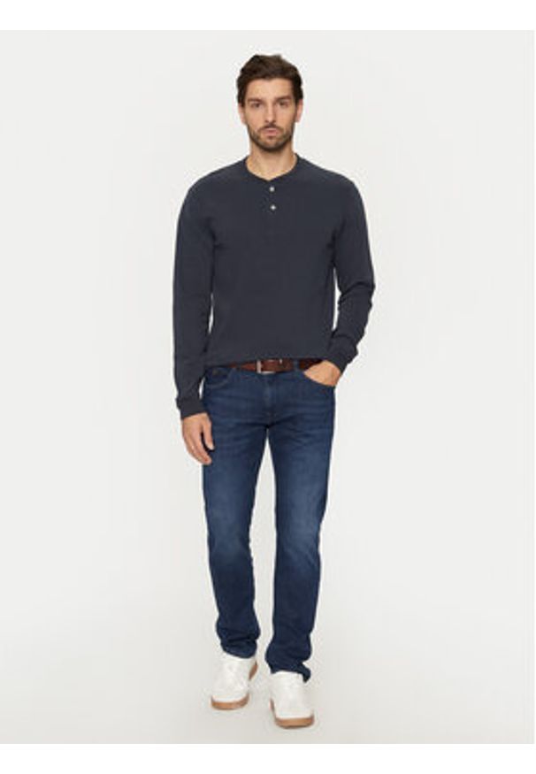 Marc O'Polo Longsleeve 429 2042 52184 Granatowy Regular Fit. Typ kołnierza: polo. Kolor: niebieski. Materiał: bawełna. Długość rękawa: długi rękaw