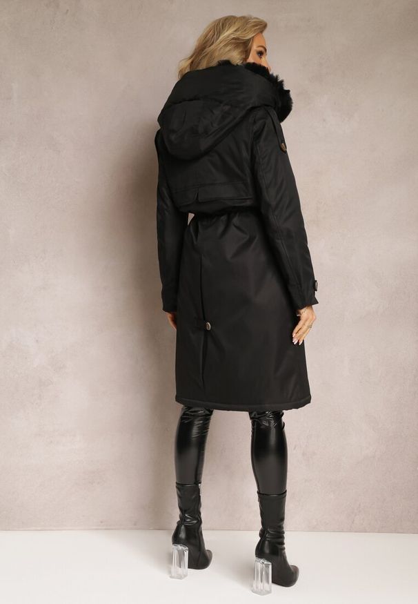 Renee - Czarna Długa Kurtka Parka Nylonowa Płaszcz z Futrzanymi Wstawkami Rinale. Kolor: czarny. Materiał: nylon, futro. Długość: długie