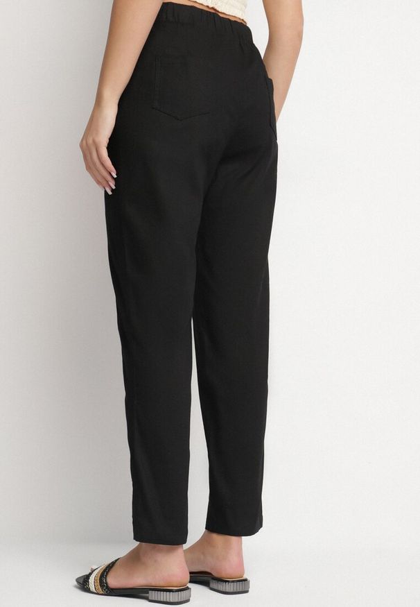 Born2be - Czarne Bawełniane Spodnie z Wiązaniem Feltebia. Okazja: na co dzień. Kolor: czarny. Materiał: bawełna. Styl: casual