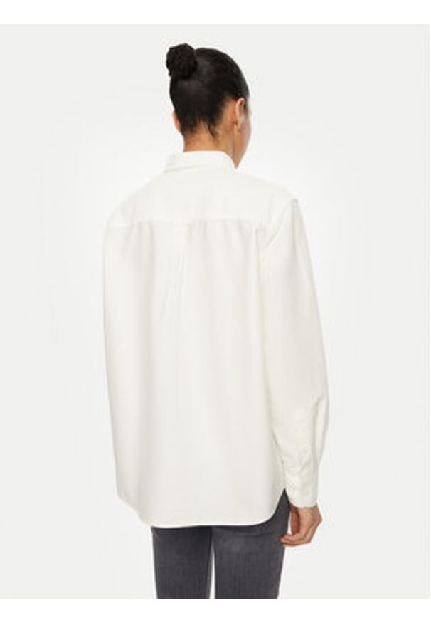 Tommy Jeans Koszula DW0DW19358 Biały Relaxed Fit. Kolor: biały. Materiał: bawełna