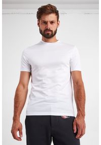 Emporio Armani - T-SHIRT EMPORIO ARMANI. Długość rękawa: krótki rękaw. Długość: krótkie. Wzór: aplikacja