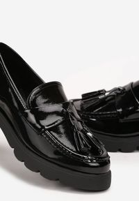Renee - Czarne Lakierowane Mokasyny z Chwostami Kioda. Kolor: czarny. Materiał: lakier #2