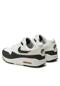 Nike Air Max 1 Sneakersy damskie. Okazja: na co dzień. Kolor: biały. Materiał: guma, zamsz. Szerokość cholewki: normalna. Sezon: lato. Model: Nike Air Max #4