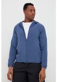 Calvin Klein Performance wiatrówka Essentials kolor granatowy przejściowa. Kolor: niebieski. Materiał: skóra, materiał #1