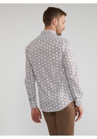 Pako Lorente - PAKO LORENTE – Koszula męska w brązowy wzór P22SF-1X-004-A-S. Typ kołnierza: kołnierzyk klasyczny. Kolor: brązowy. Materiał: elastan, bawełna. Długość rękawa: długi rękaw. Długość: długie. Styl: klasyczny #3