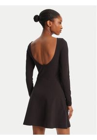 Tommy Jeans Sukienka codzienna Essential DW0DW21745 Czarny Regular Fit. Okazja: na co dzień. Kolor: czarny. Materiał: bawełna. Typ sukienki: proste. Styl: casual #5