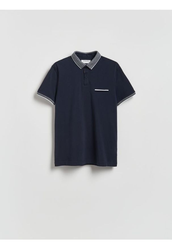 Reserved - Bawełniana koszulka polo slim - granatowy. Typ kołnierza: polo. Kolor: niebieski. Materiał: bawełna