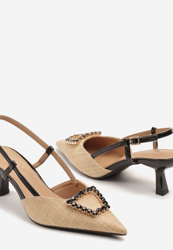 Renee - Czarne Sandały Slingback na Kaczuszce z Tweedowymi Wstawkami i Cyrkoniami Nalivna. Okazja: na co dzień, na spotkanie biznesowe. Kolor: czarny. Obcas: na szpilce. Styl: biznesowy, elegancki, casual. Wysokość obcasa: niski