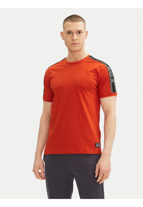 EA7 Emporio Armani T-Shirt 7M000138 AF10375 U3012 Pomarańczowy Regular Fit. Kolor: pomarańczowy. Materiał: bawełna