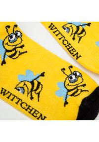 Wittchen - Damskie skarpetki w pszczoły. Kolor: wielokolorowy, czarny, żółty. Materiał: bawełna. Wzór: napisy, aplikacja #4