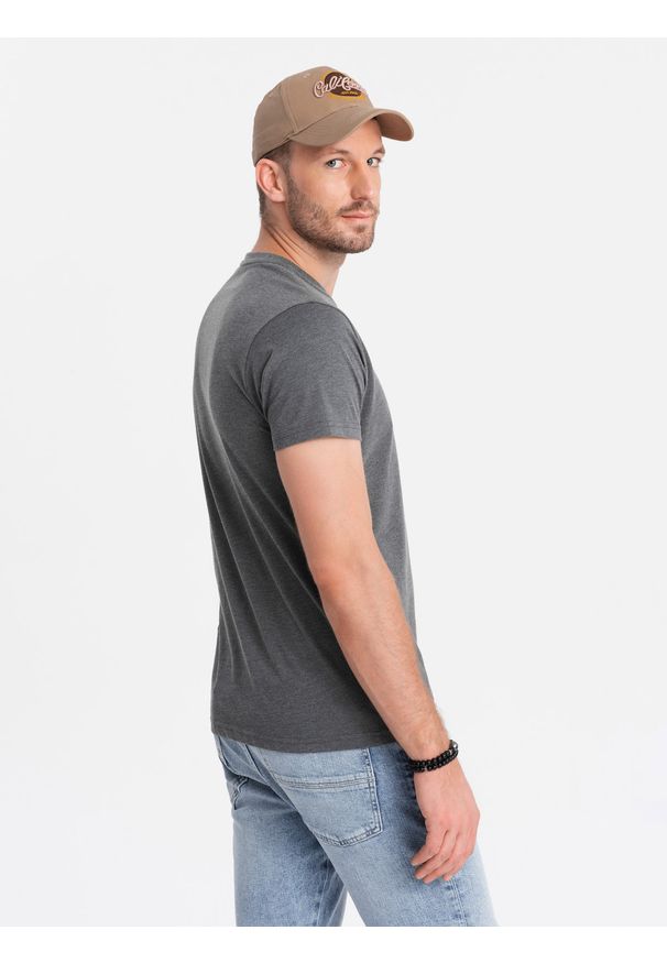 Ombre Clothing - T-shirt męski z okrągłym rozpinanym dekoltem henley – grafitowy V6. Okazja: na co dzień. Typ kołnierza: typu henley. Kolor: szary. Materiał: poliester, bawełna. Styl: casual