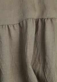 Renee - Ciemnozielona Sukienka z Wiskozy o Rozkloszowanym Kroju z Bufiastymi Rękawkami Rosena. Kolor: zielony. Materiał: wiskoza. Długość rękawa: krótki rękaw. Sezon: lato. Typ sukienki: rozkloszowane. Długość: maxi #3