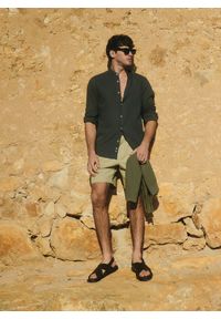 Pako Lorente - PAKO LORENTE – Lniana zielona koszula męska ze stójką. Typ kołnierza: kołnierzyk stójkowy. Kolor: czarny, niebieski, zielony. Materiał: len. Długość rękawa: długi rękaw. Długość: długie. Wzór: gładki #8