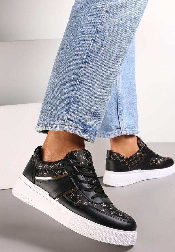 Born2be - Czarne Sznurowane Sneakersy przed Kostkę z Błyszczącą Nitką Milia. Okazja: na co dzień. Wysokość cholewki: przed kostkę. Kolor: czarny