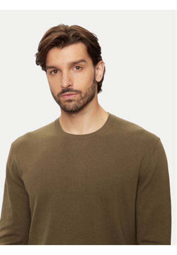 United Colors of Benetton - United Colors Of Benetton Sweter 10CVU1N60 Brązowy Regular Fit. Kolor: brązowy. Materiał: bawełna