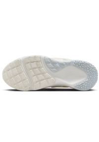 Buty Nike Air Huarache Craft W DQ8031 102 białe. Okazja: na co dzień. Zapięcie: sznurówki. Kolor: biały. Materiał: guma, syntetyk, tkanina. Model: Nike Huarache, Nike Air Huarache. Sport: turystyka piesza #2