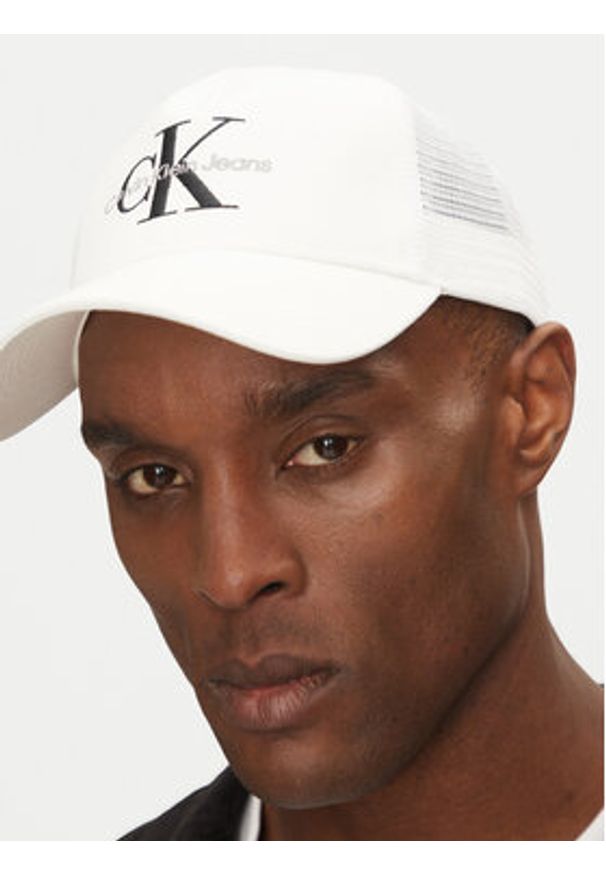 Calvin Klein Jeans Czapka z daszkiem Monologo LV04G5065G Biały. Kolor: biały. Materiał: bawełna, materiał