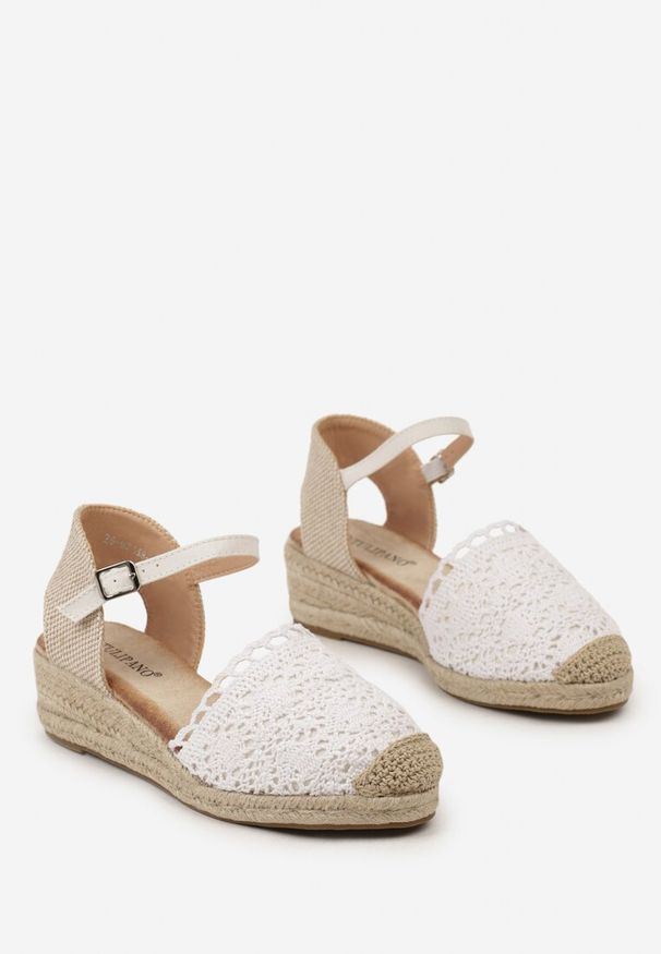 Born2be - Białe Espadryle z Koronkowym Noskiem i Plecionym Koturnem Nafirada. Okazja: na co dzień. Kolor: biały. Materiał: koronka. Sezon: lato. Obcas: na koturnie. Styl: elegancki, casual