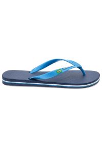 Niebieskie Japonki Ipanema Modne Buty Męskie. Okazja: na plażę, na co dzień. Kolor: niebieski. Materiał: materiał. Wzór: paski. Sezon: lato. Styl: sportowy, klasyczny, elegancki, casual #2