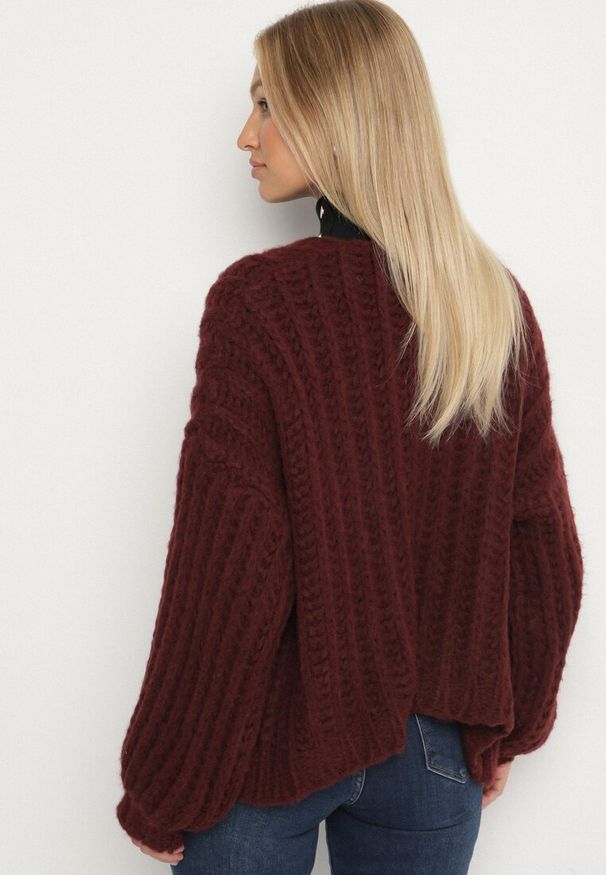 Born2be - Bordowy Niezapinany Kardigan Oversize z Domieszką Wełny i Wiskozy Tianavia. Okazja: na co dzień. Kolor: czerwony. Materiał: wełna, wiskoza. Długość: długie. Styl: casual