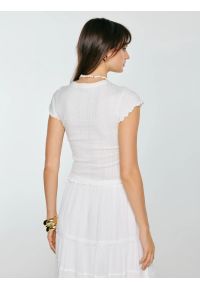 Big-Star - Koszulka damska z ażurowej dzianiny biała Alla 100. Kolor: biały. Materiał: dzianina. Wzór: ażurowy #3