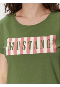 Mustang T-Shirt Alma 1016138 Zielony Regular Fit. Kolor: zielony. Materiał: bawełna