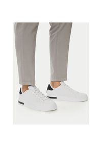 Sneakersy Armani Exchange. Kolor: biały #1