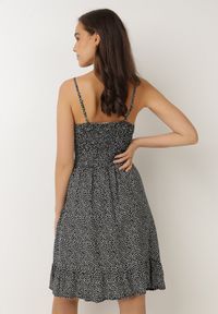 Born2be - Czarna Sukienka Agalena. Typ kołnierza: dekolt kopertowy. Kolor: czarny. Materiał: bawełna. Długość rękawa: na ramiączkach. Typ sukienki: kopertowe. Długość: mini #4