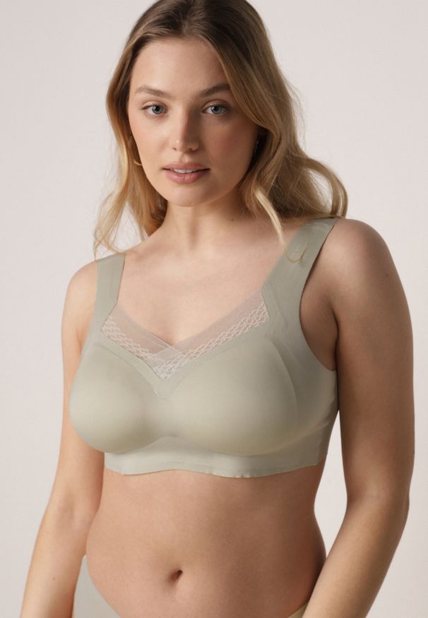 Born2be - Zielony Biustonosz Sportowy z Siateczką i Usztywnionymi Miseczkami Zerirae. Kolor: zielony. Materiał: dresówka. Rodzaj stanika: wyciągane miseczki