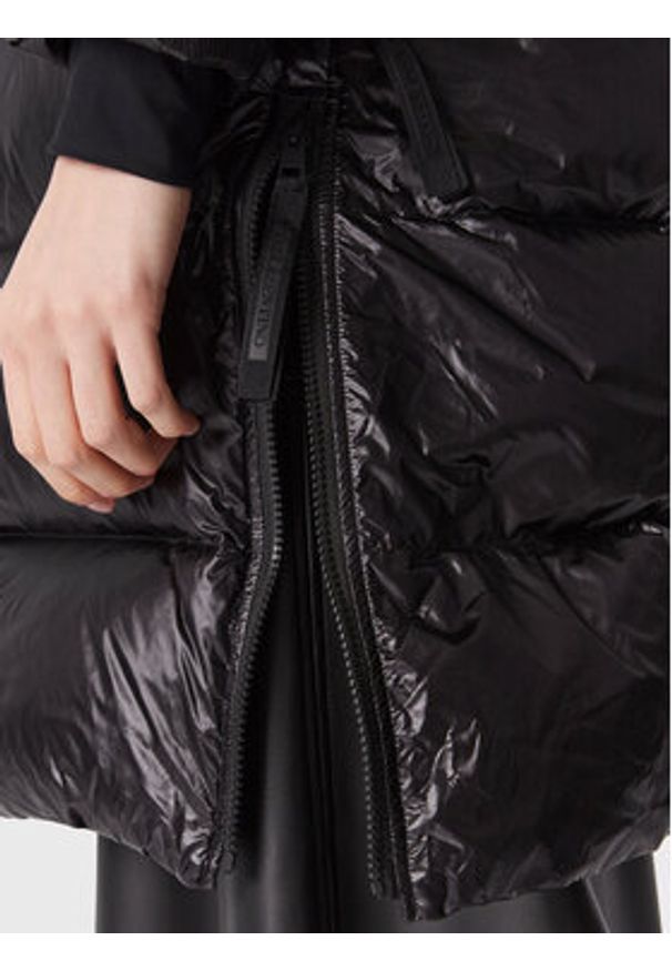 Red Valentino Płaszcz zimowy 1R0CP00I6MD Czarny Regular Fit. Kolor: czarny. Materiał: syntetyk. Sezon: zima