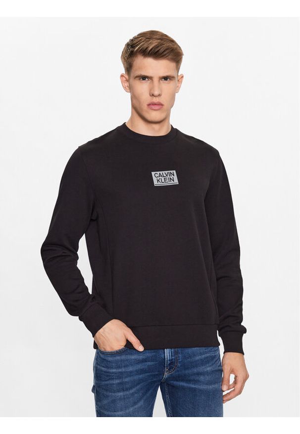Calvin Klein Bluza K10K111525 Czarny Regular Fit. Kolor: czarny. Materiał: bawełna