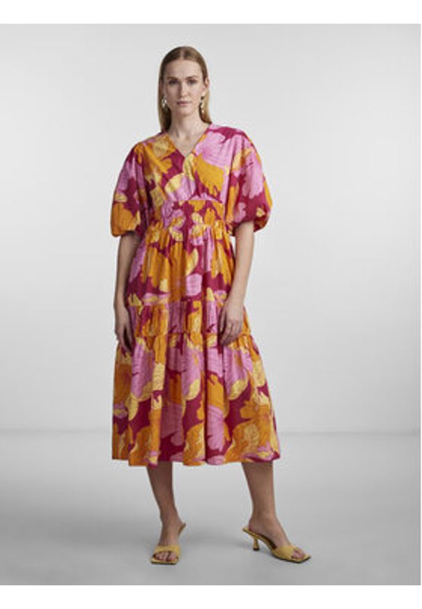 YAS Sukienka 26029918 Fioletowy Regular Fit. Kolor: fioletowy. Materiał: bawełna