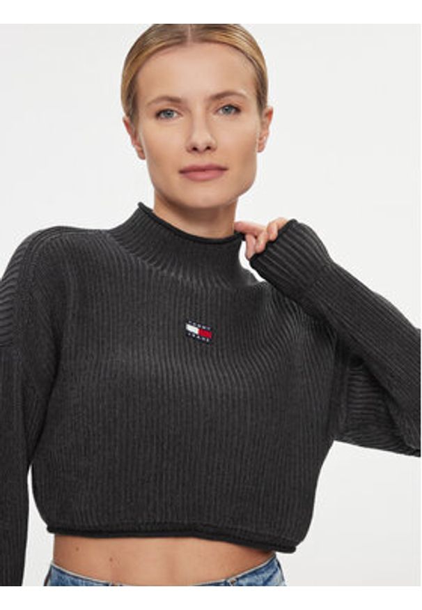 Tommy Jeans Sweter Badge DW0DW16519 Czarny Regular Fit. Kolor: czarny. Materiał: bawełna